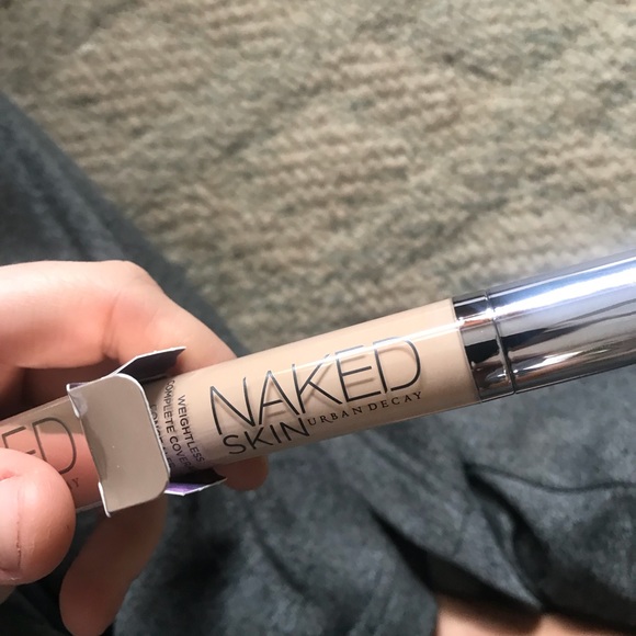 💜NWT💜UD Naked Skin Concealer Med Light Neutral - Picture 3 of 3